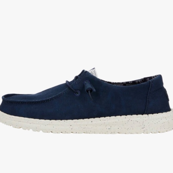 hey dude never worn shoes size 7w - Picture 3 of 3